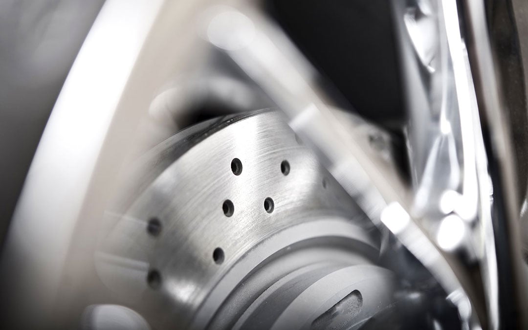 Fully automated crack test of ventilated car brake disc
