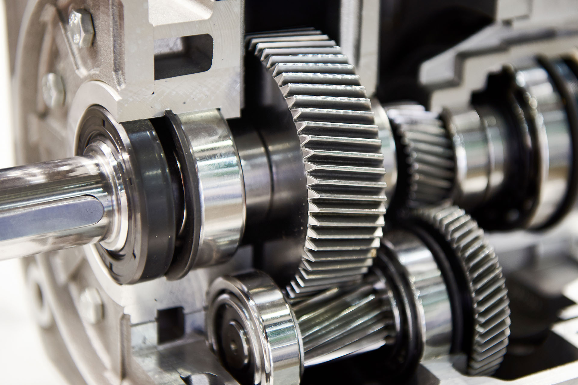 crack and heat treatment testing of gear shafts