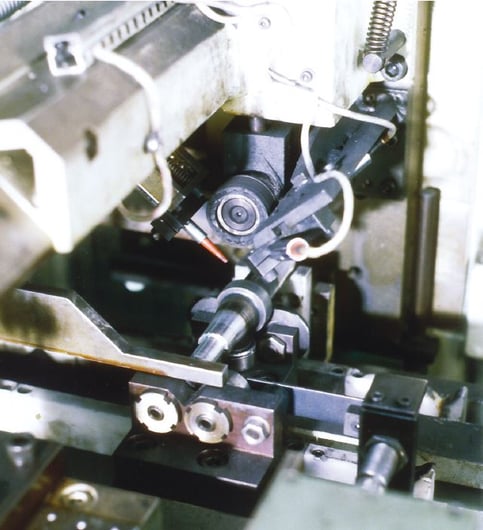 In line testing of a gear shaft, Crack testing
